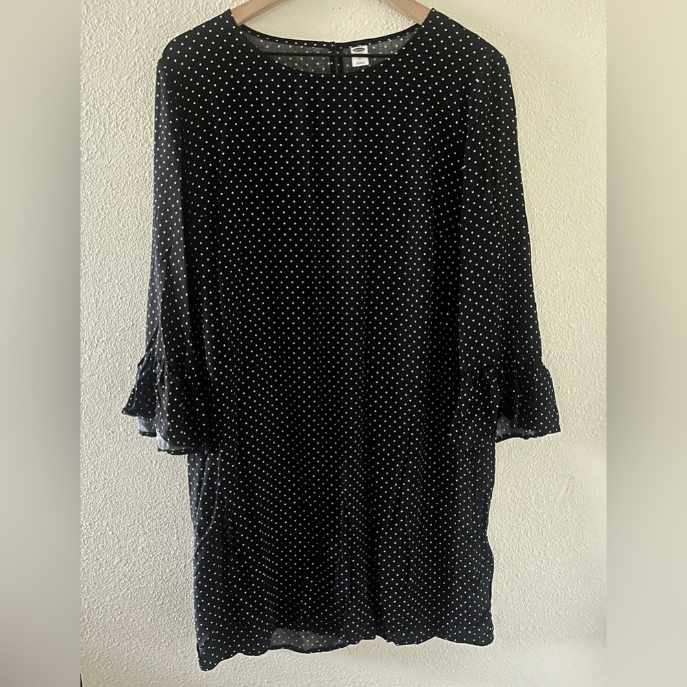Old Navy Black & White Mid Length Ruffle Sleeves Polka Dot Dress